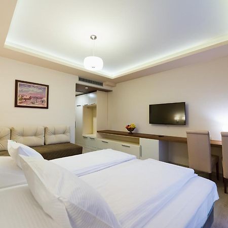 Hotel Borkovac Рума Экстерьер фото