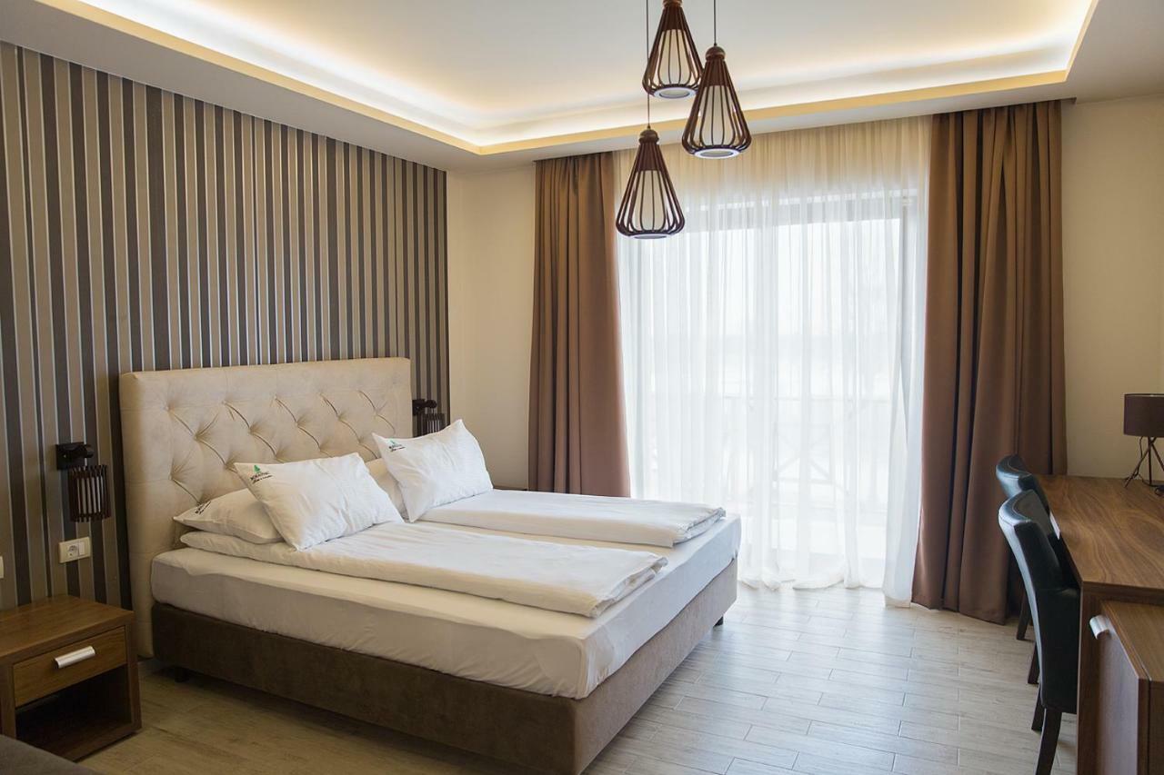 Hotel Borkovac Рума Экстерьер фото