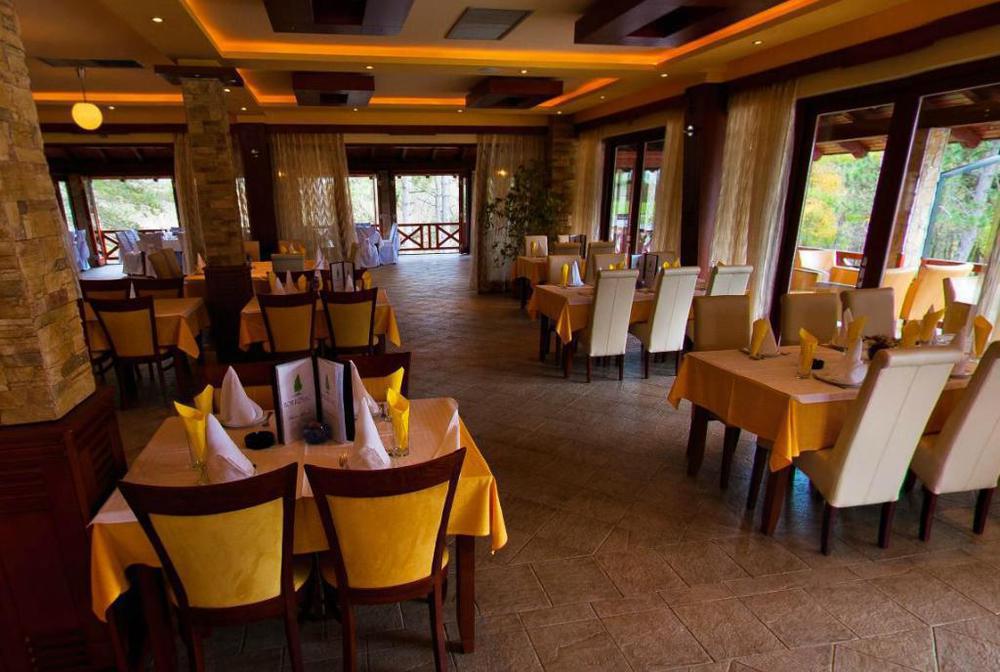 Hotel Borkovac Рума Ресторан фото